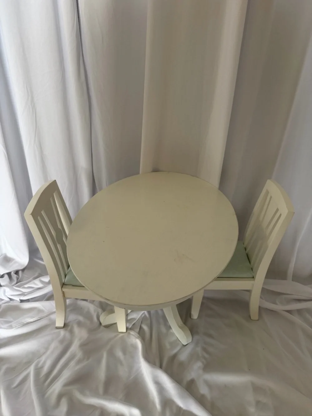 American Girl The Dining Table and Chairs I with chair covers - Picture 14 of 15